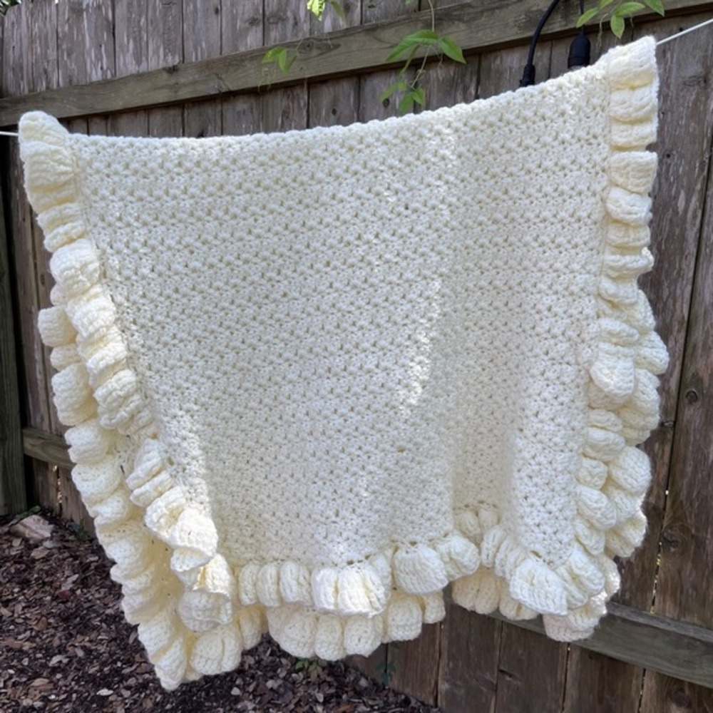 Vintage Handmade Cream Afghan Throw Blanket Cozy Thick Yarn Cottage Granny Beach - Picture 4 of 7